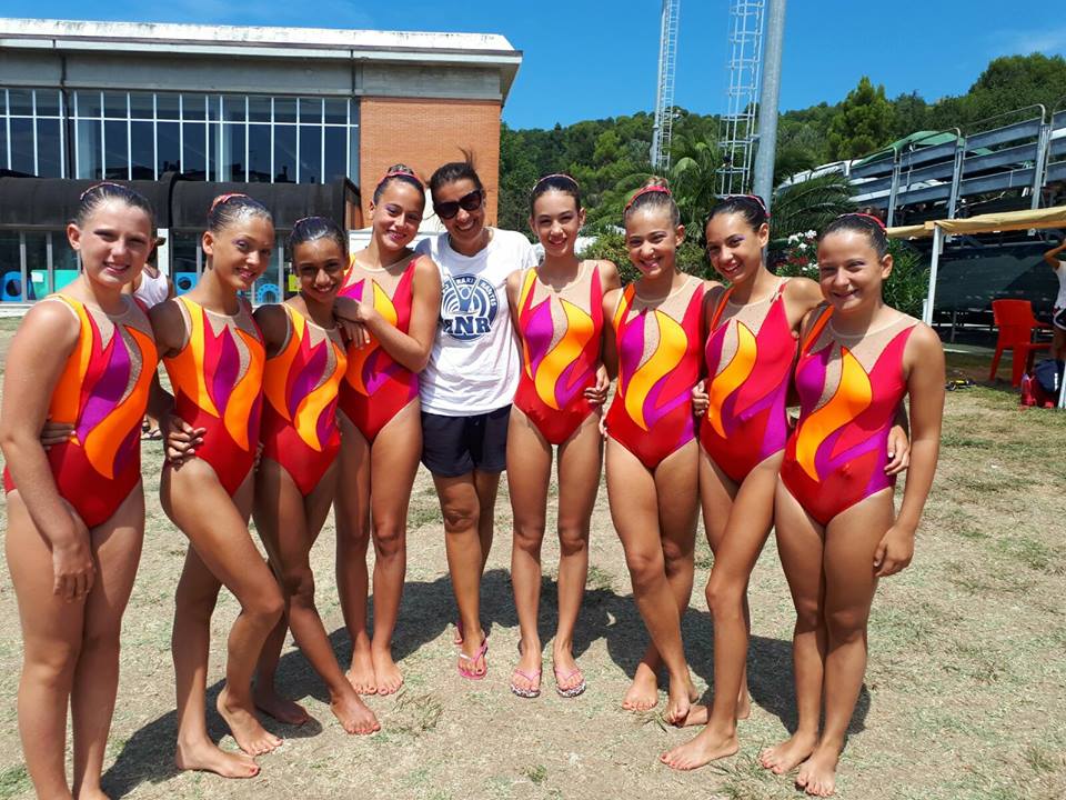 Le ragazze del nuoto sincronizzato Rari Nantes Romagna