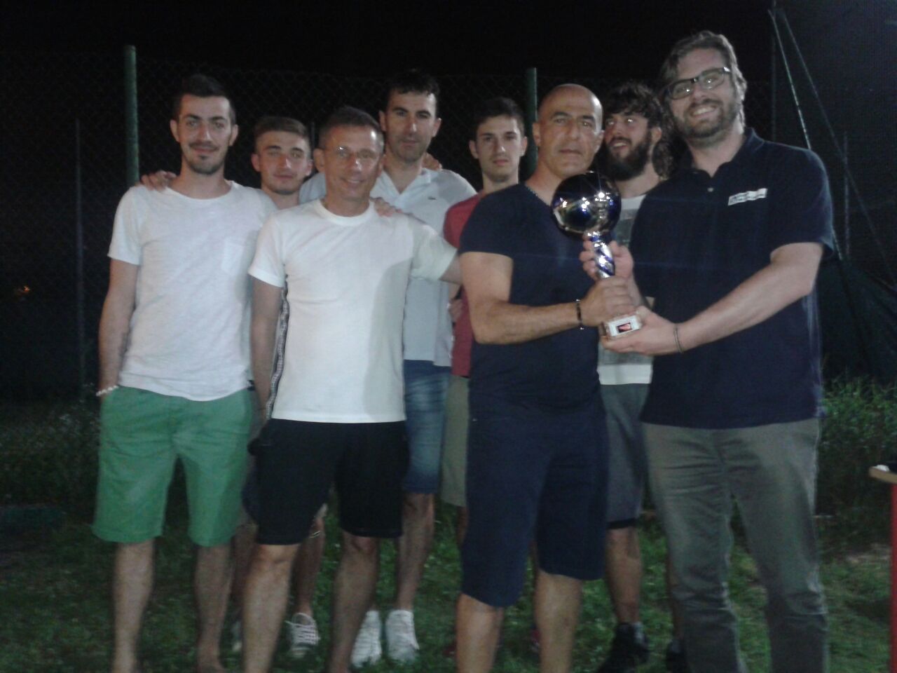 Vincitori della prima tappa vengono premiati dal Presidente della Lega Calcio