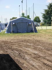 La tendopoli sul campo di calcio di San Carlo (Ferrara)