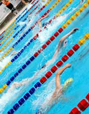 Una gara di nuoto giovanile