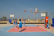Giugno 2012. Il riscaldamento prima di una partita a Basket d'a...mare - Foto di Matteo Angelini