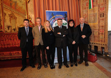Nella foto da sinistra: l'assessore Marco Pondrelli della Provincia; Aldo Marmotti, farmacie comunali Gruppo Admenta; Paola Paltretti, responsabile Uisp del progetto; Fausto Francia e Patrizia Beltrami, Dipartimento sanità pubblica; Luigi Bagnoli, vice presidente Ordine provinciale dei medici