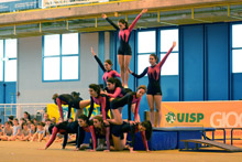 Un'esibizione di ginnastica a Danzando in Tour 2013