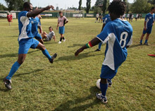 Riscaldamento dei Liberi Nantes ai Mondiali Antirazzisti del 2009, a Casalecchio (BO) - Foto di Antonio Marcello