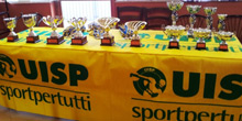 I trofei delle finali Uisp dei campionati di tennis a squadre indoor, amatoriali e giovanili di sabato 14 dicembre a Carpi