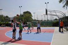 Una partita tra squadre femminili nella scorsa edizione di Basket...d'amare