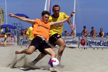 Oltre al calcio, tornei di beach volley, rugby, tiro alla fune, beach tennis