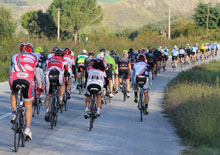 Uno dei tanti gruppi di cicloturisti del Memorial Giovanni Pascoli