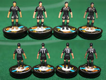 I giocatori del Real Lugo Dieci Decimi tramutati in pedine del Subbuteo