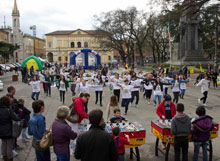 I giochi per i bambini in piazza della Vittoria a Reggio Emilia, sabato 5 aprile, in occasione di Vivicittà