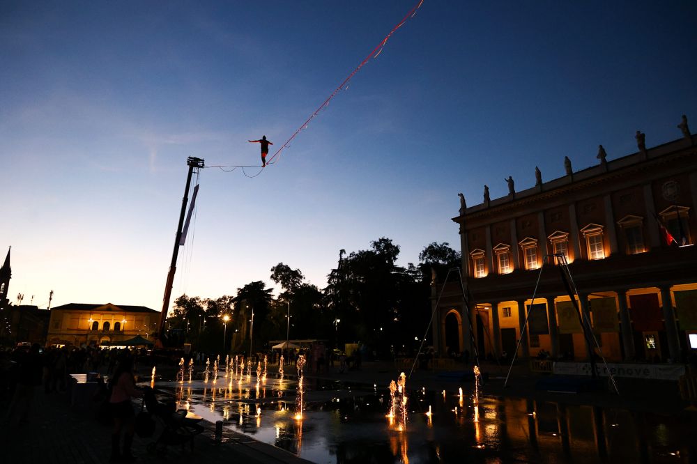 Slackline ad alta quota Reggio Emilia
