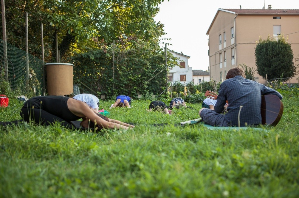 Yoga nell'orto